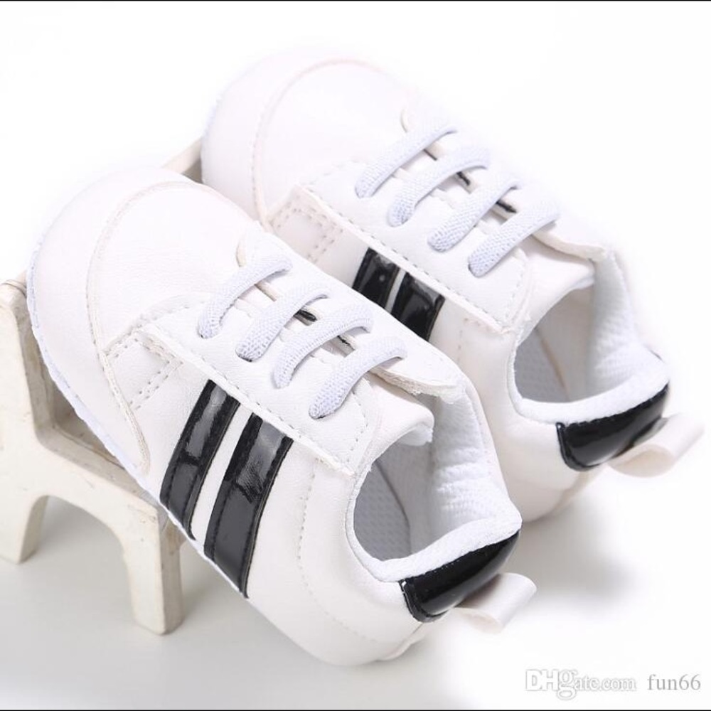 Newborn baby shoes stripe NEW 0-6 month sneakers